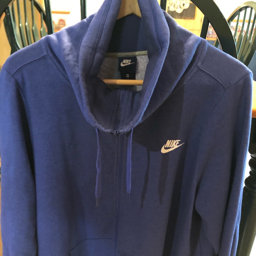 Women’s Nike 1X fleece zip up longer jacket.